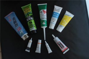 Ultrazvukové tesnenie kozmetické trubice plniace stroj